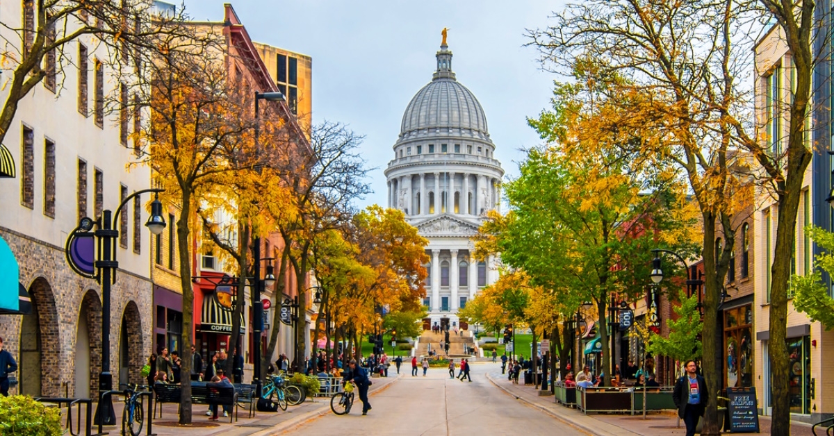 wisconsin state capitol building in madison-city
