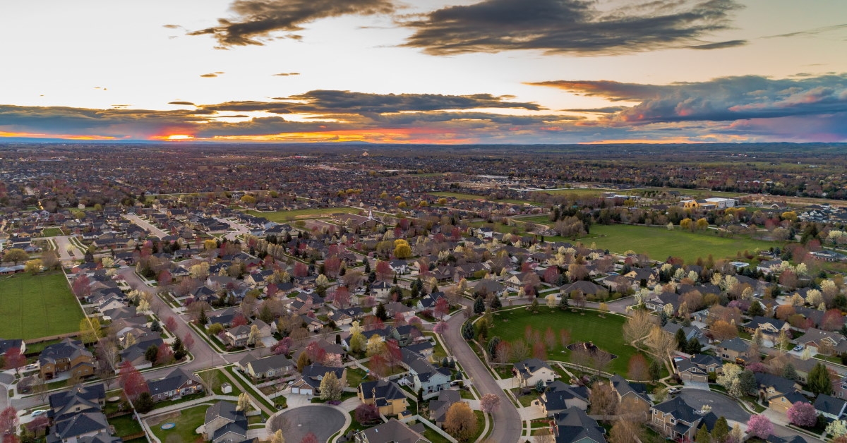 meridian streets with gardens and small homes