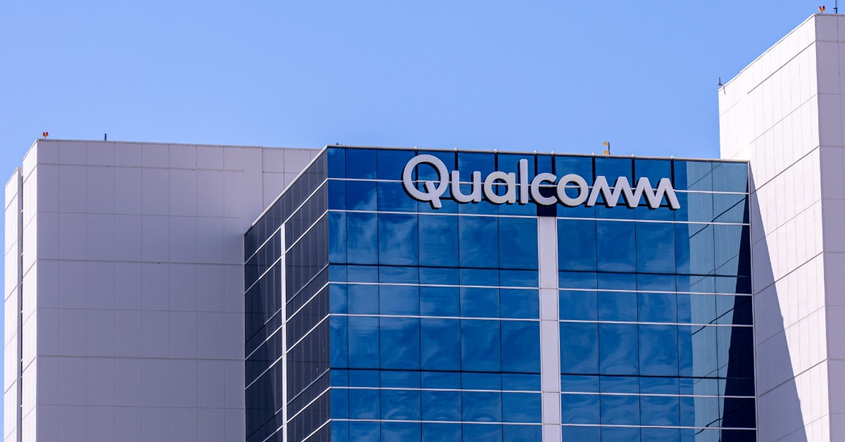 qualcomm modern day building with offices in california during day time