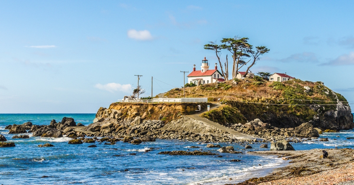 battery point lighthouse in crescent city 