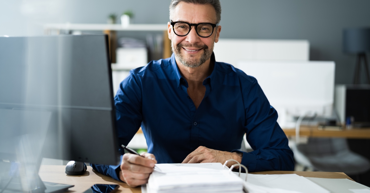 tax accountant advisor man doing accounting