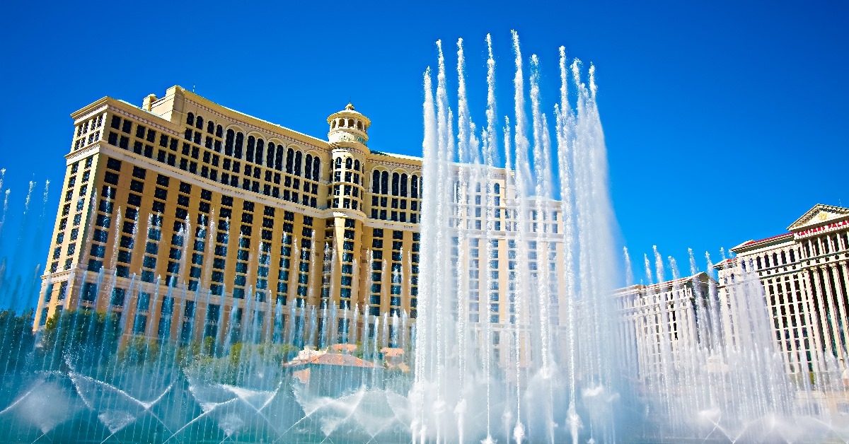 dancing fountains of bellagio in las vegas with luxurious hotels in background