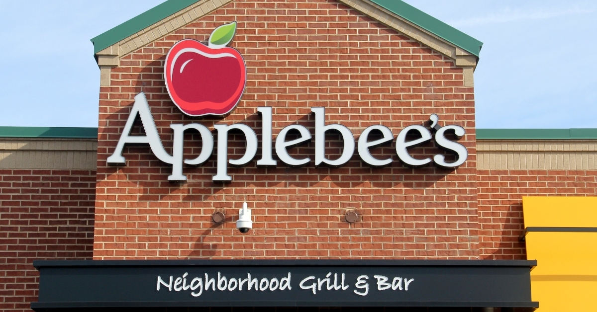 An Applebee's restaurant sign