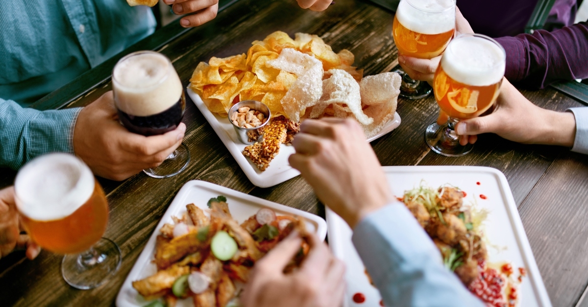 Men drinking beer