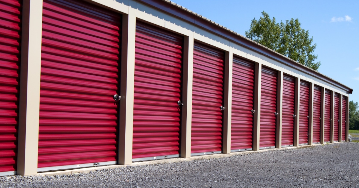 rental storages in que at motorway