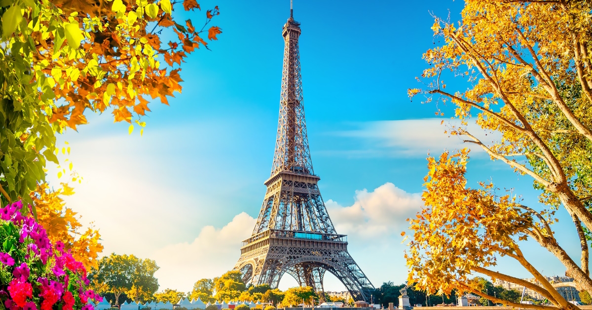 sight of eiffel tower at spring