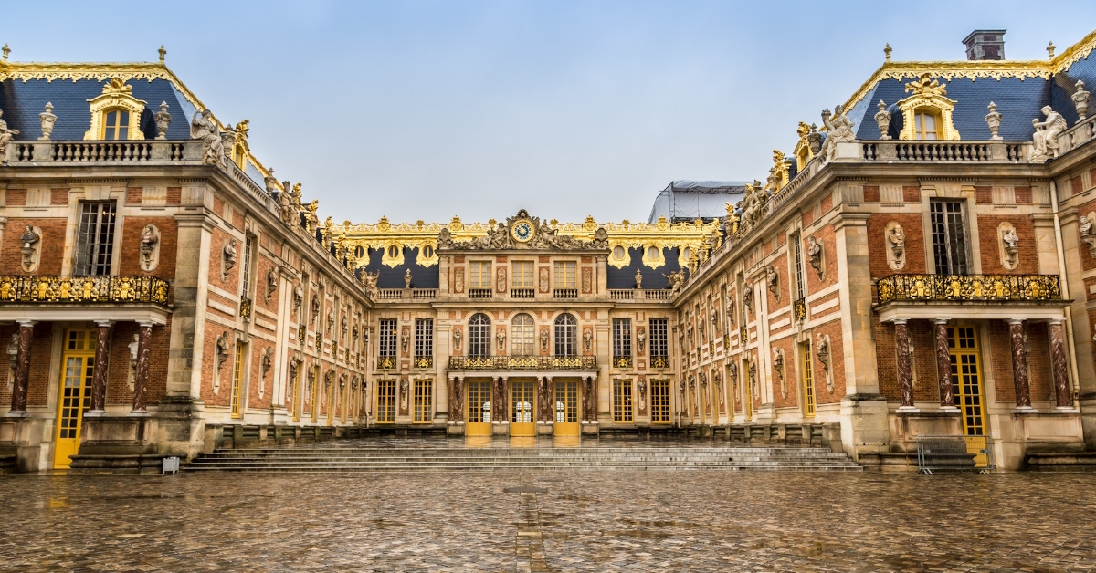 entrance gate of france versailles castle
