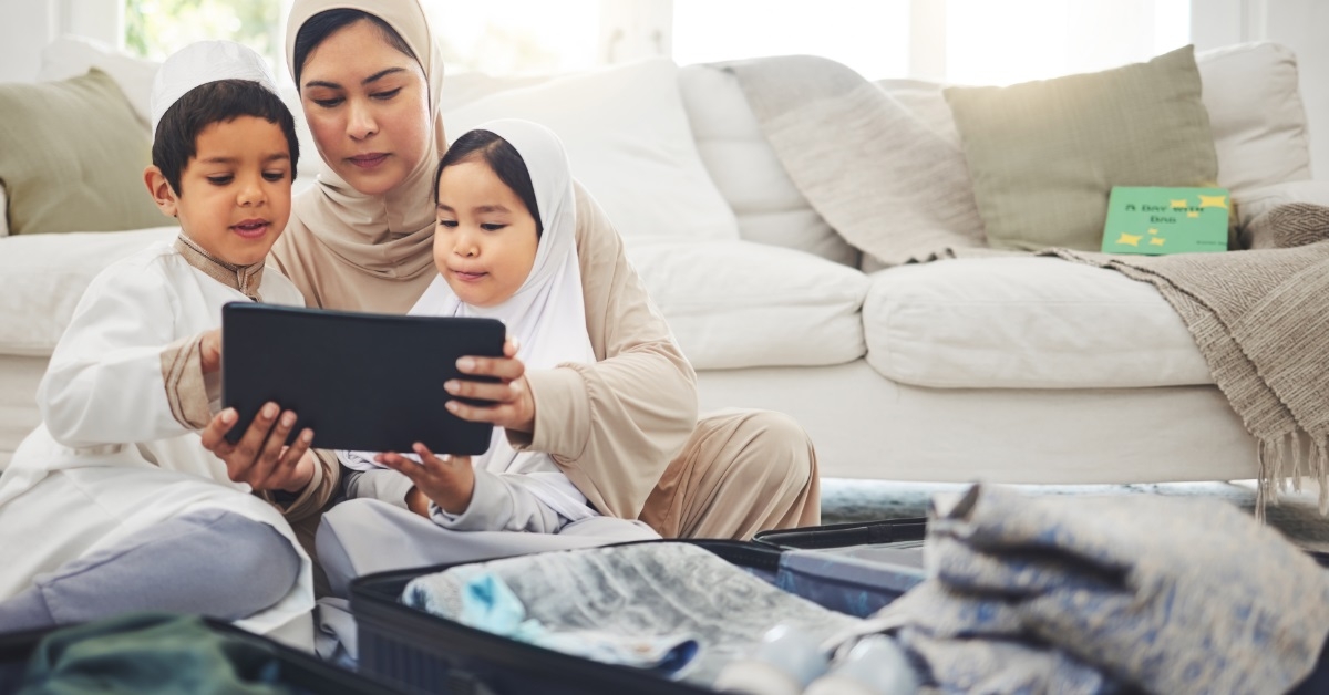 Family on hotel WiFi