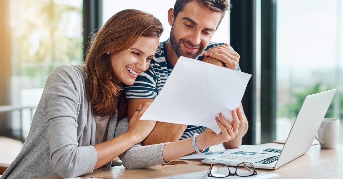 couple planning budget for tax
