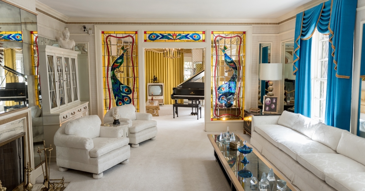 elvis presley mansion interior