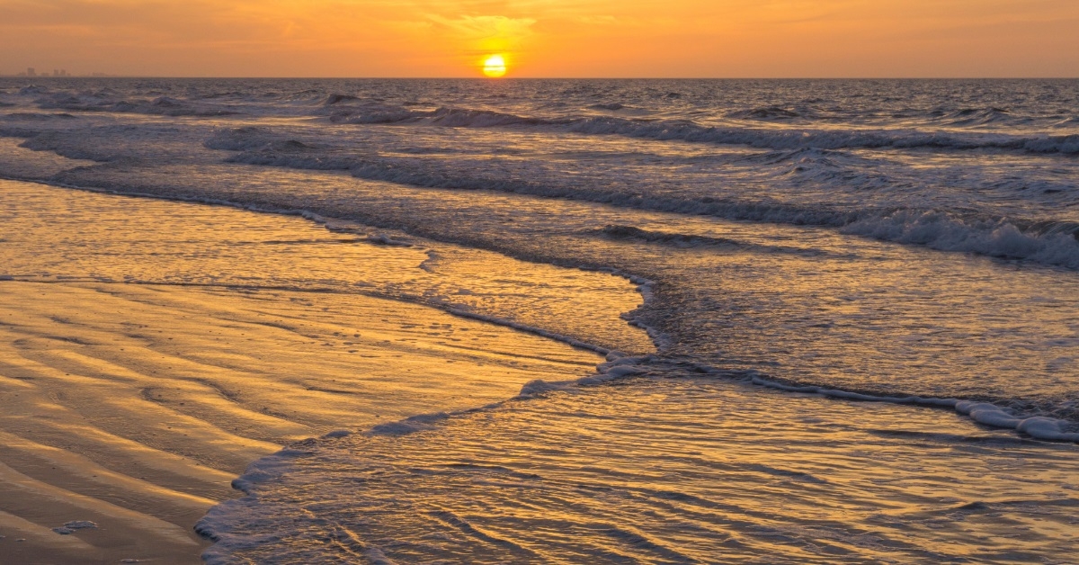 sunrise view of the atlantic ocean