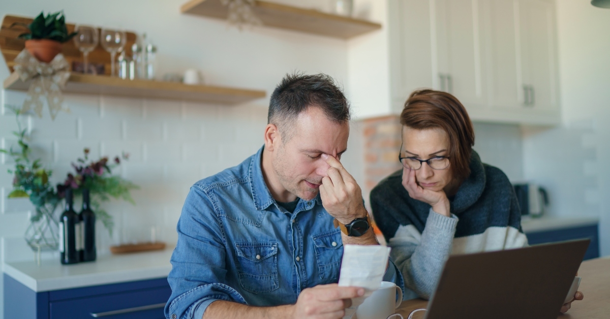 couple facing financials troubles