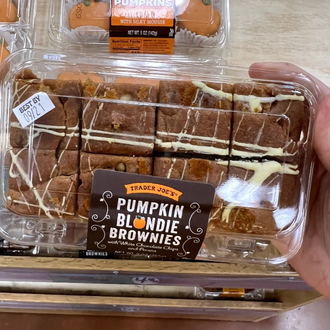 pumpkin blondie brownies
