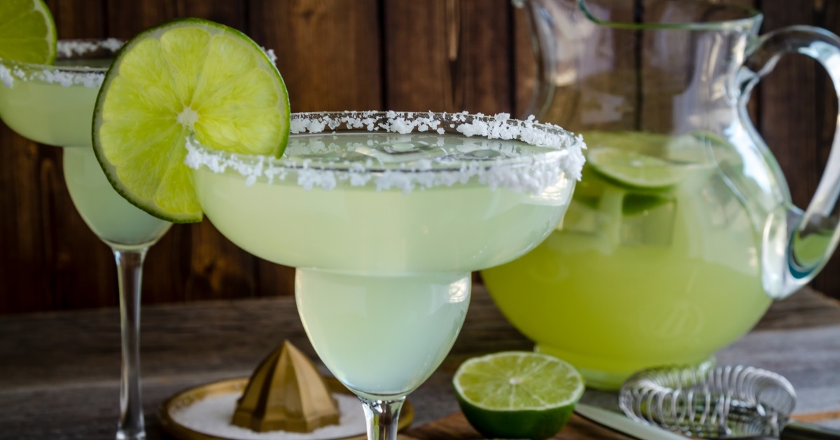 classic lime margarita drinks
