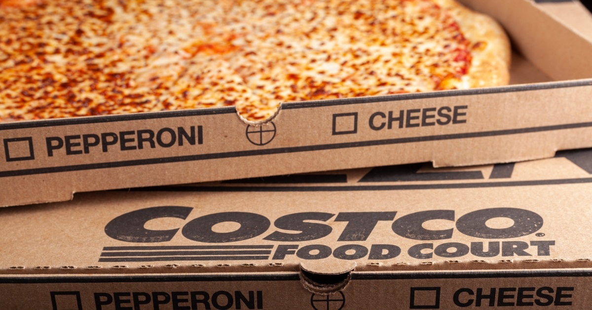 costco food court pepperoni cheese pizza