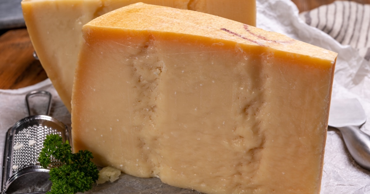 parmigiano-reggiano parmesan hard Italian cheese 