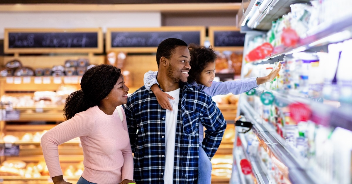 african american family doing grocery shopping