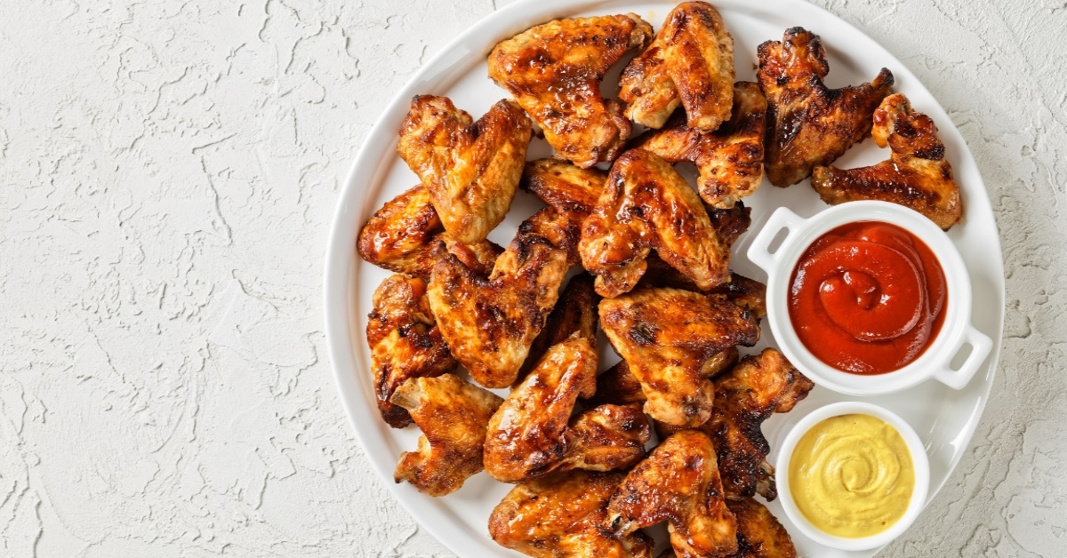 crispy fried chicken wings on plate