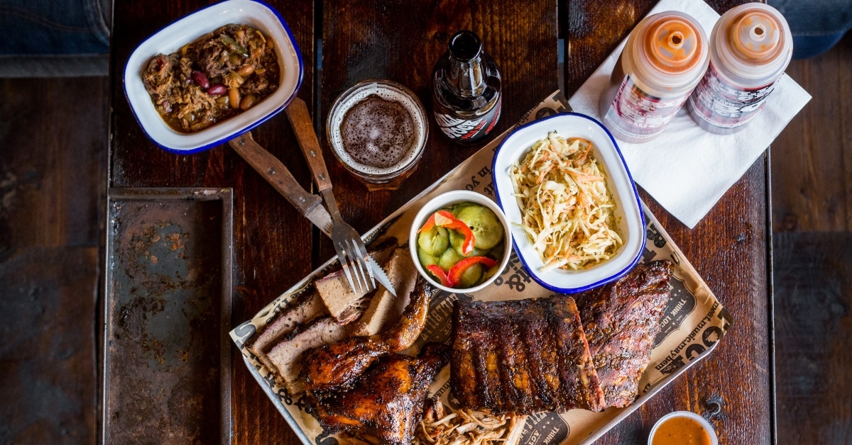bbq meat platter with different sauces