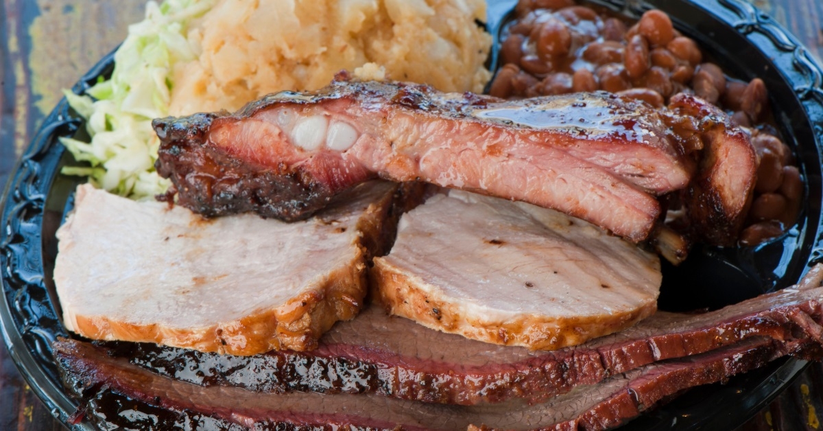 bbq platter with mac n cheese