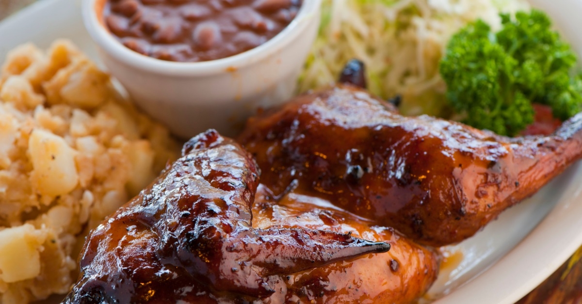 mac and cheese with bbq platter
