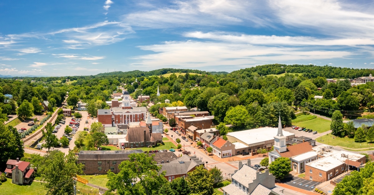 jonesborough with beautiful homes during day