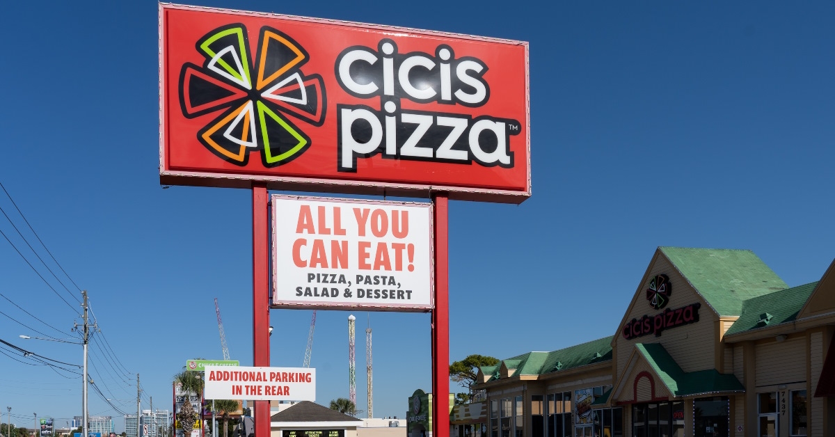cicis restaurant pole sign in orlando