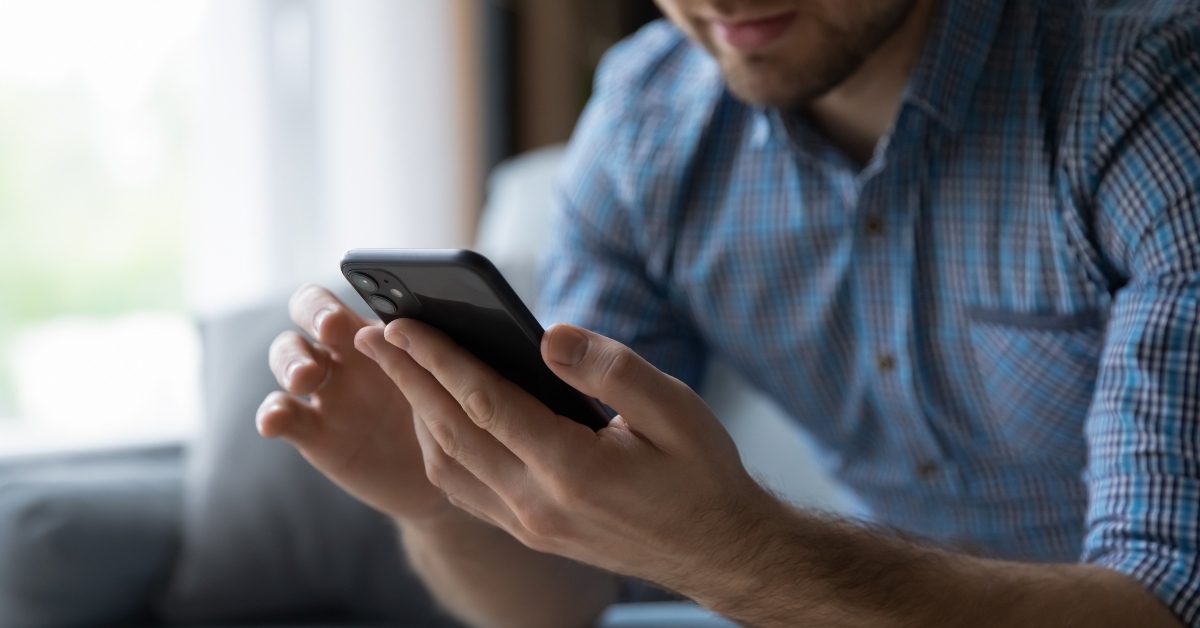 man using online virtual app