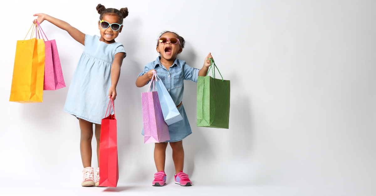 girls with shopping bags