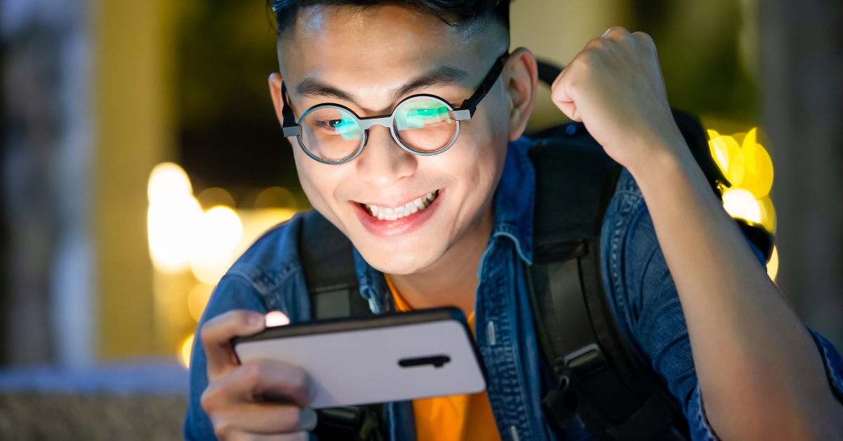 man wins mobile games