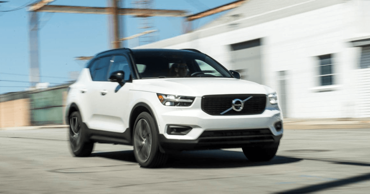 car and driver-volvo xc40