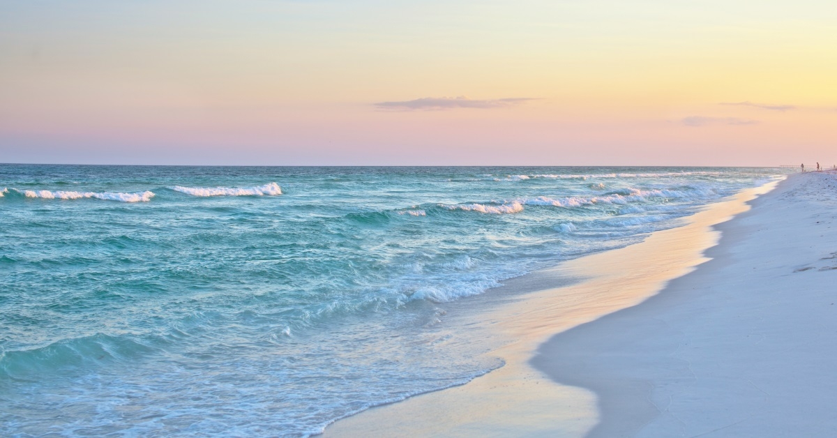 emerald water at pensacola beach