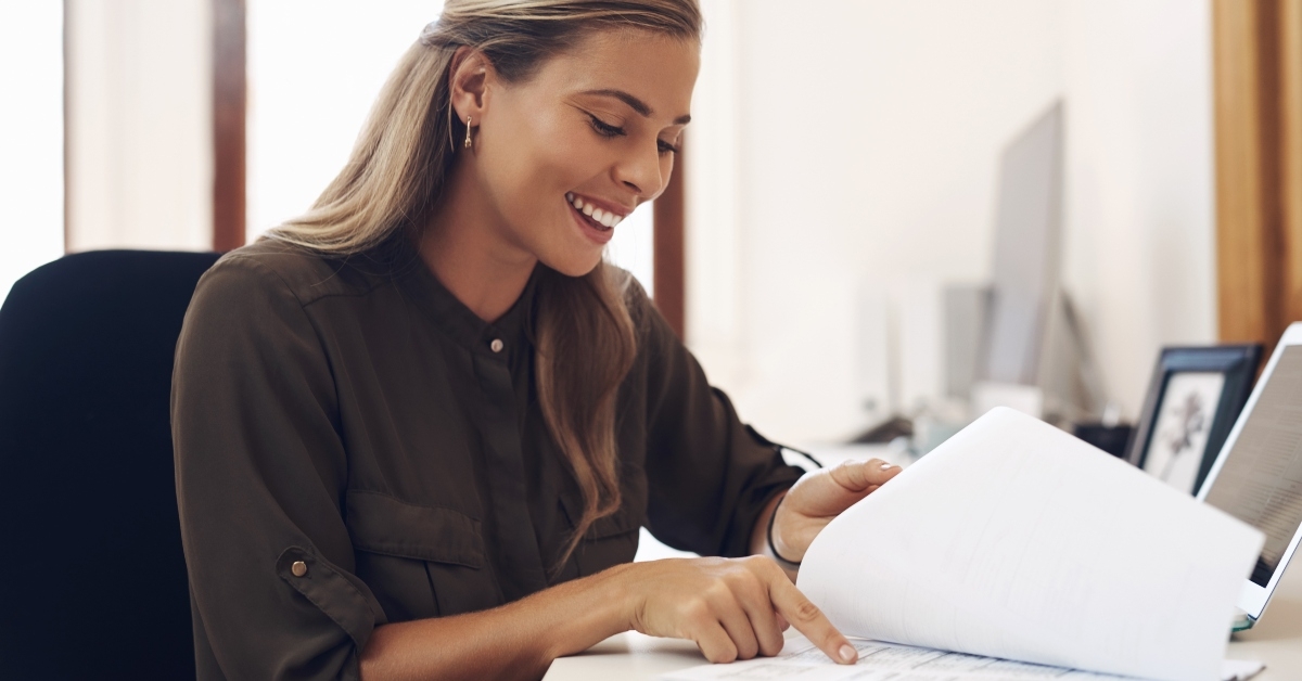 accountant reading report