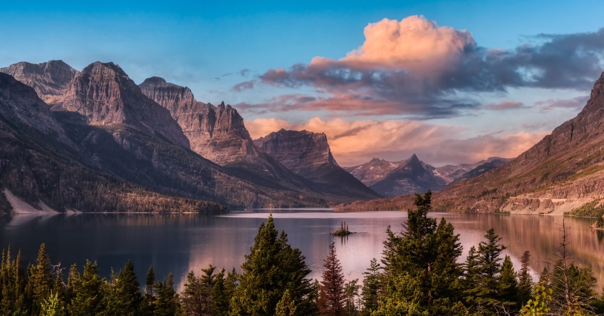 glacier lake with rocky mountain landscape
