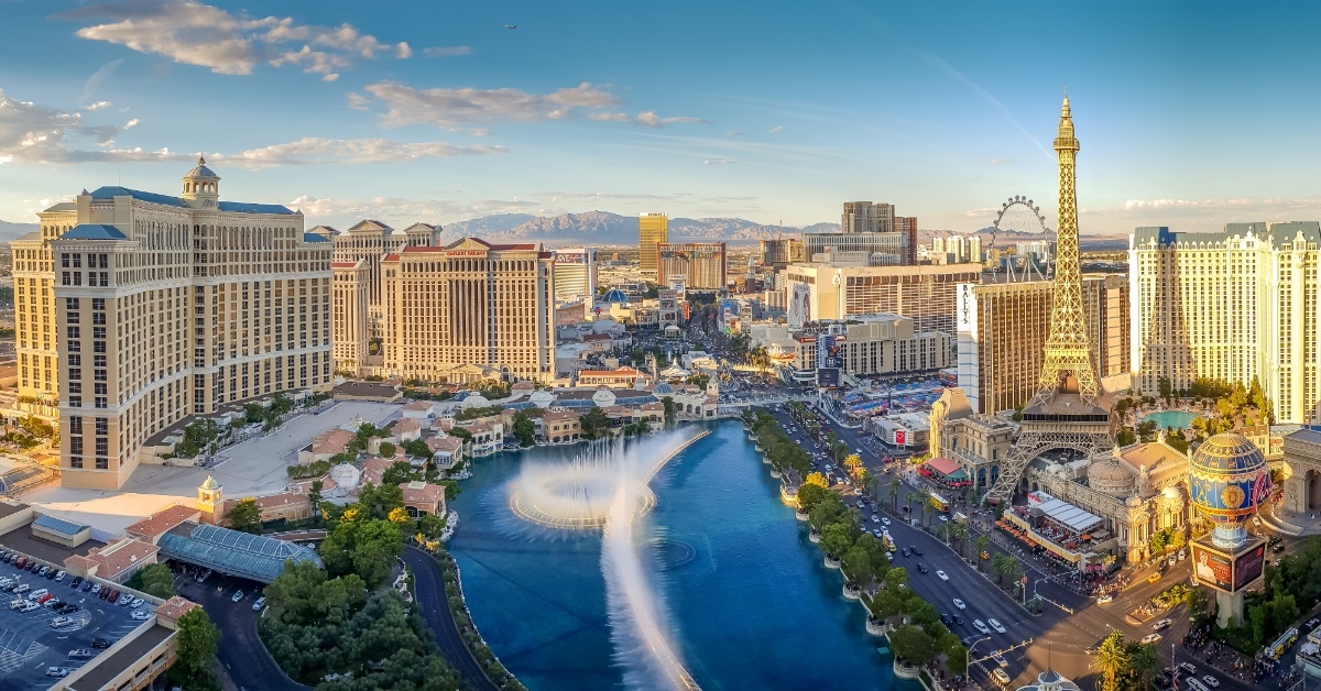 bellagio fountains and las vegas strip
