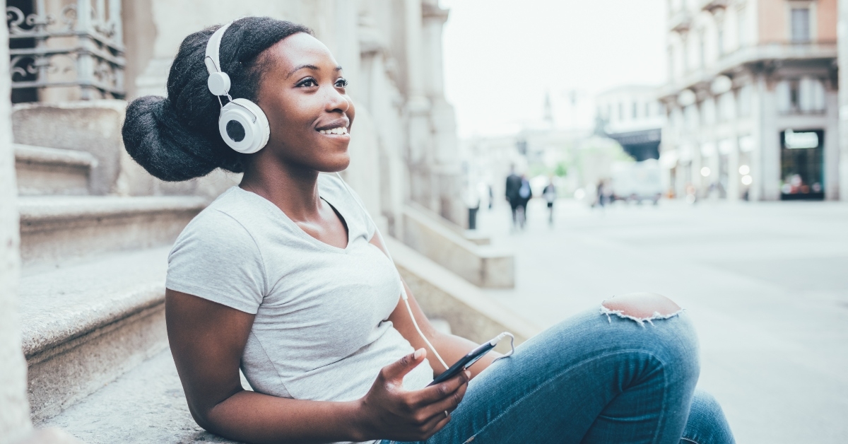 listening music with headphones