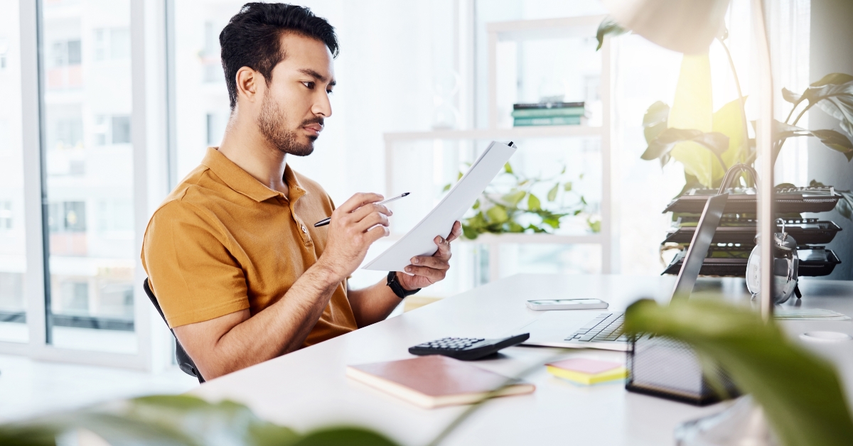 accountant work on bank credit