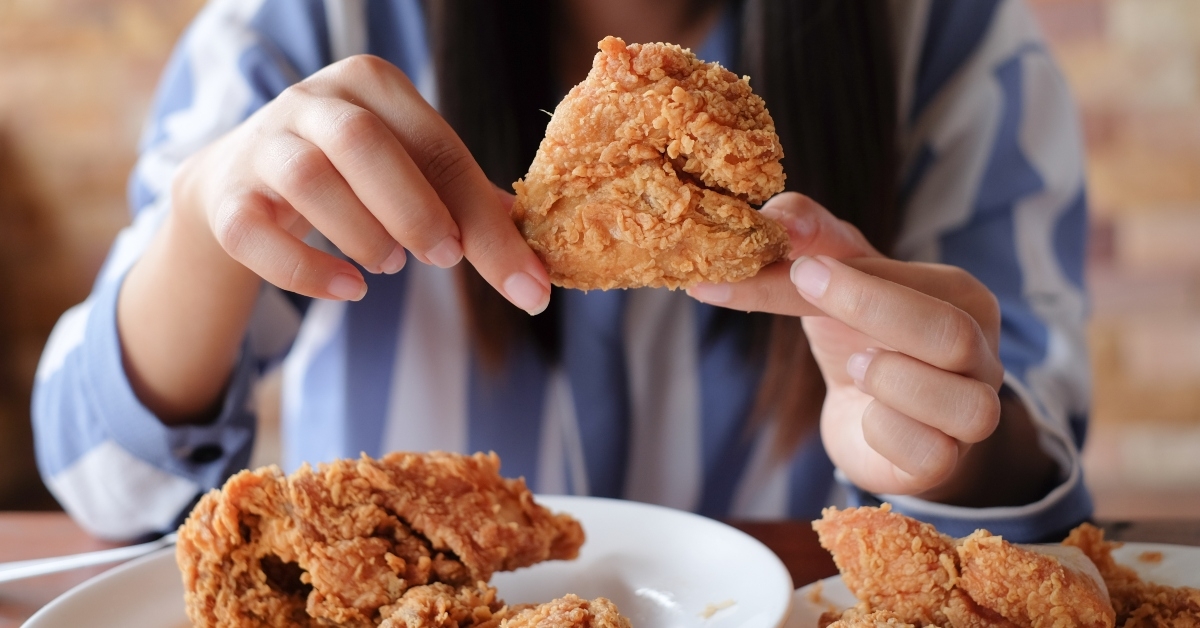 showing fried chicken meal
