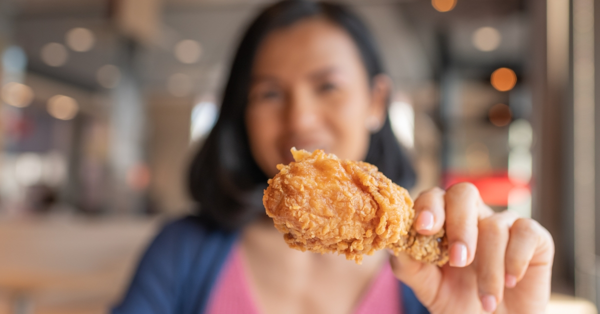 enjoy eating with fried chicken