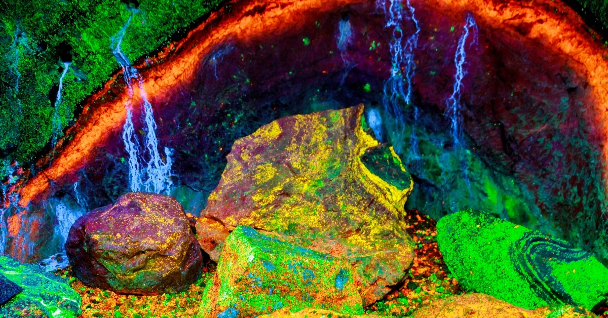 fluorescent rocks of sterling hill