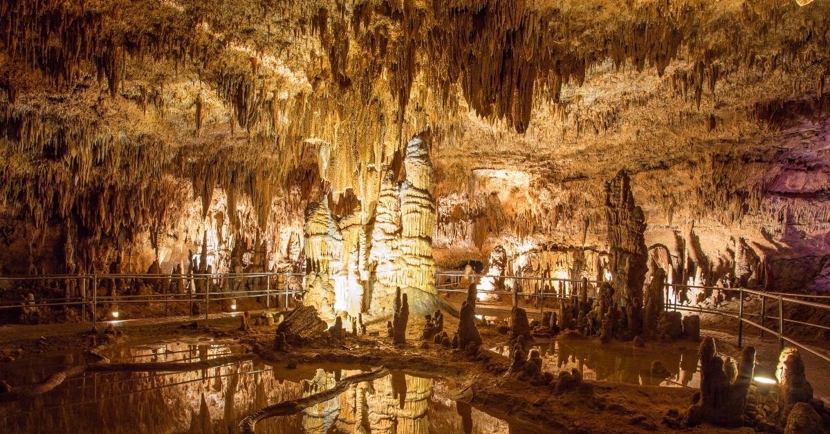 onondaga cave formations