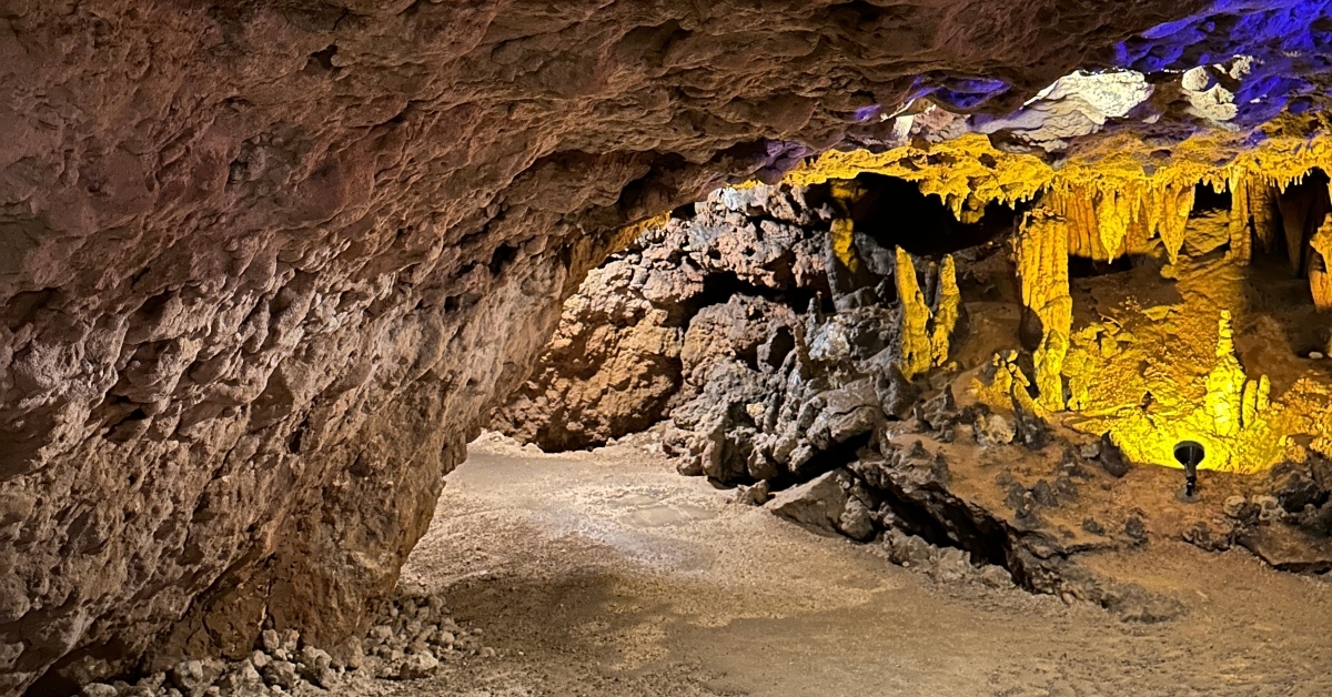 tunnel in the florida caverns