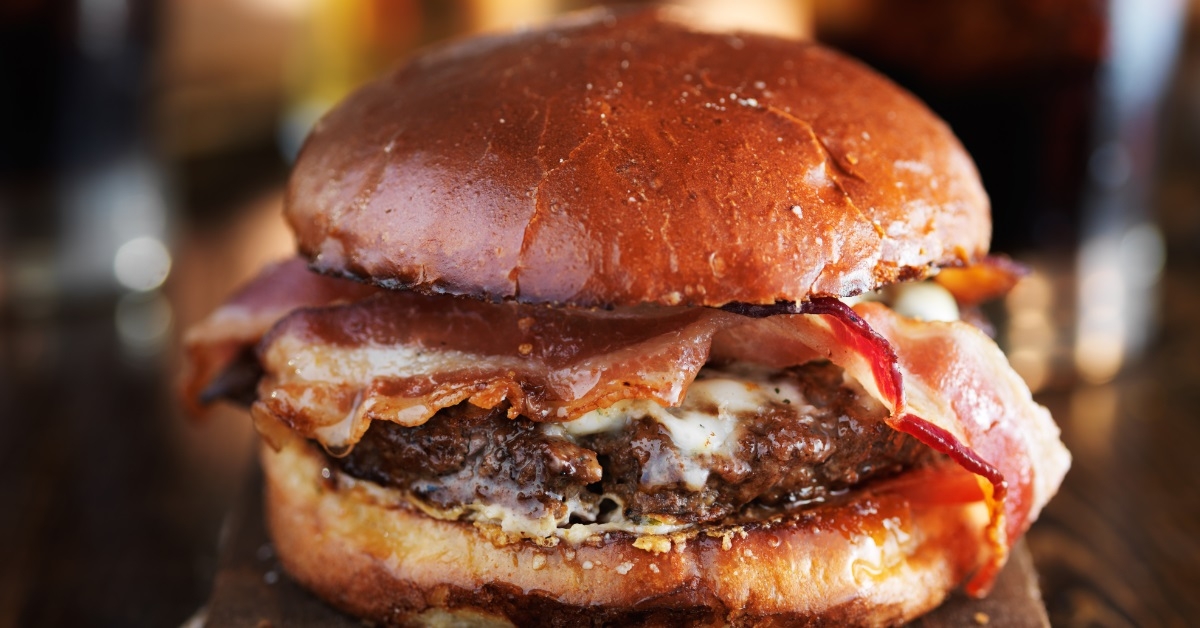 gourmet cheeseburger with pepper jack 