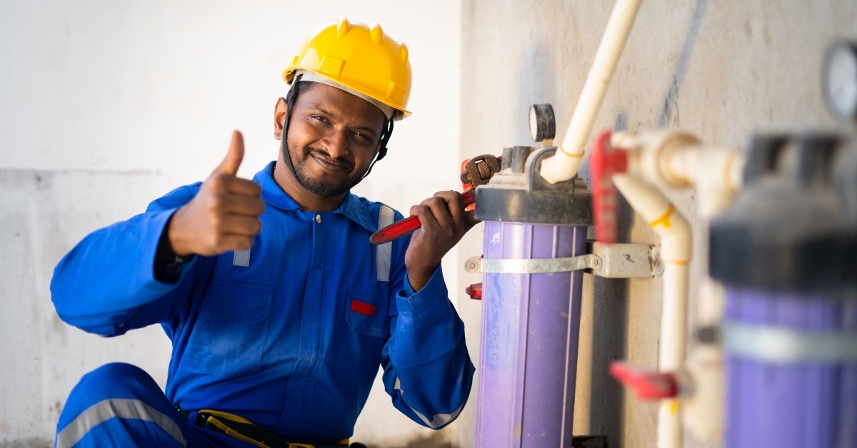 repairman showing thumbs up