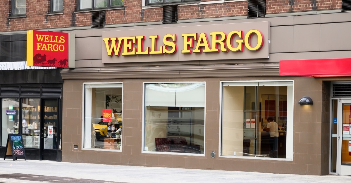 Wells Fargo bank branch Manhattan