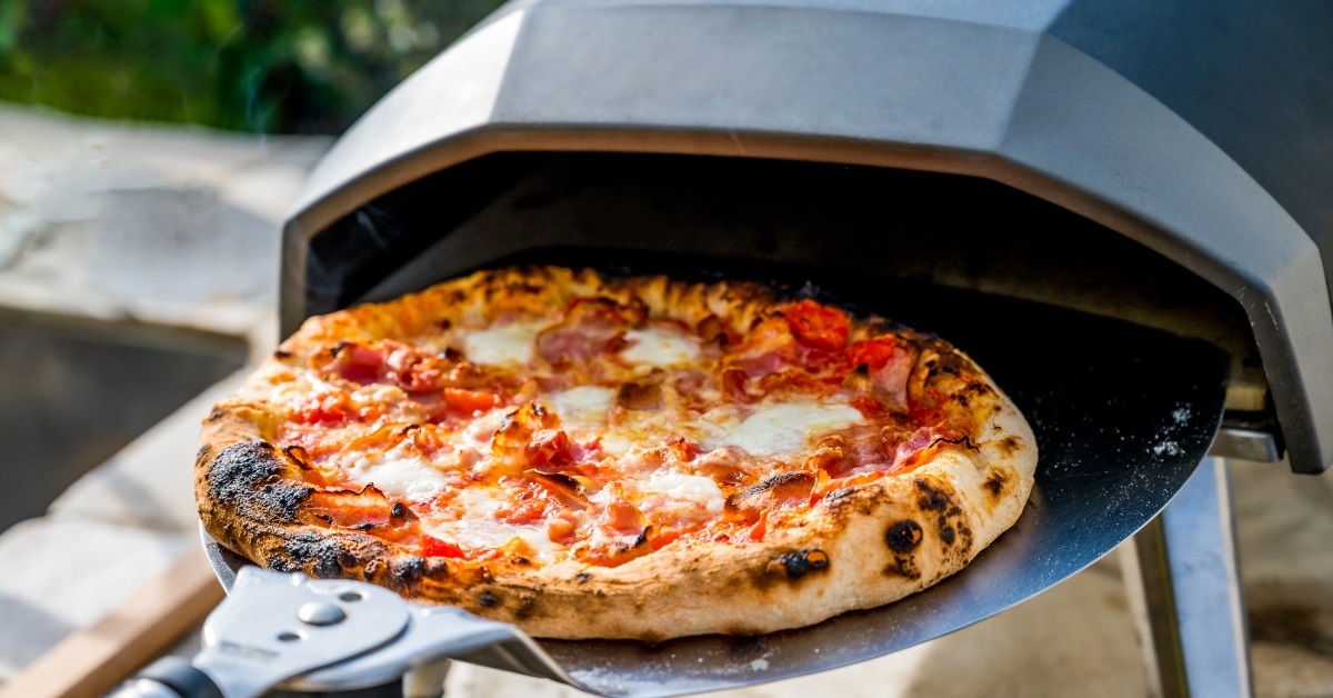 baking pizza in portable pizza oven
