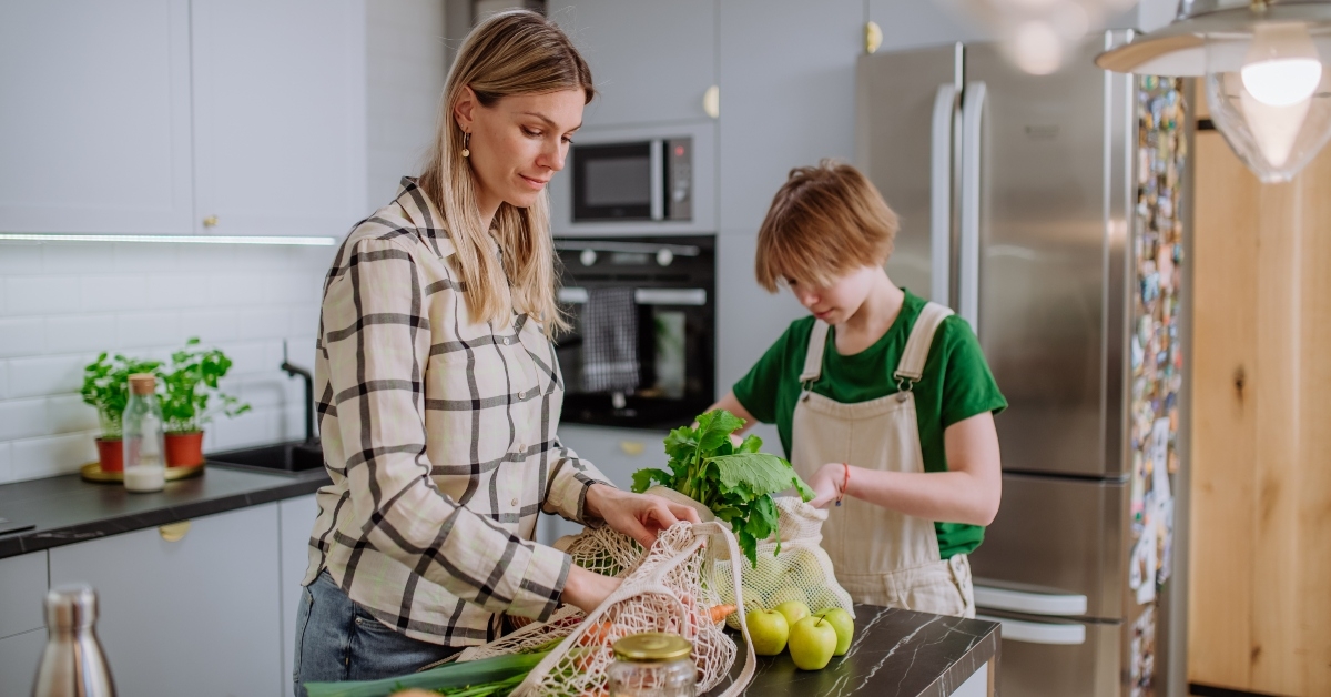 food in zero waste packaging
