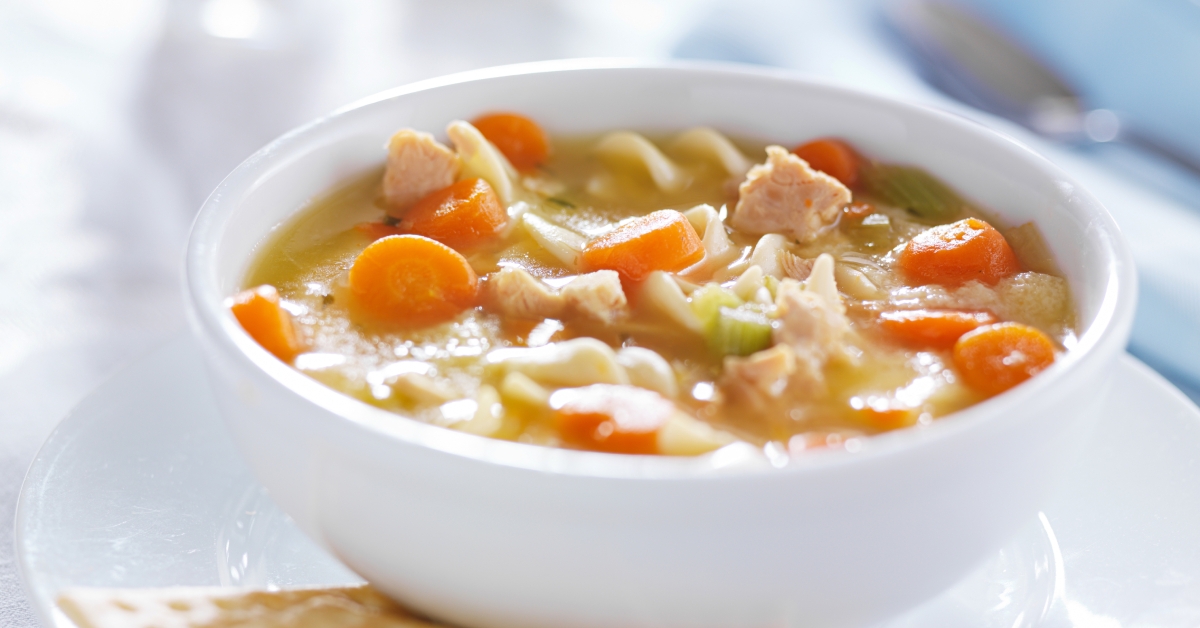 chicken noodle soup with crackers