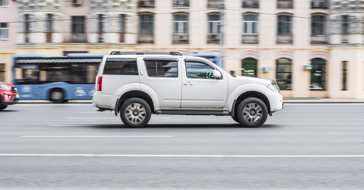 fast moving nissan pathfinder r51