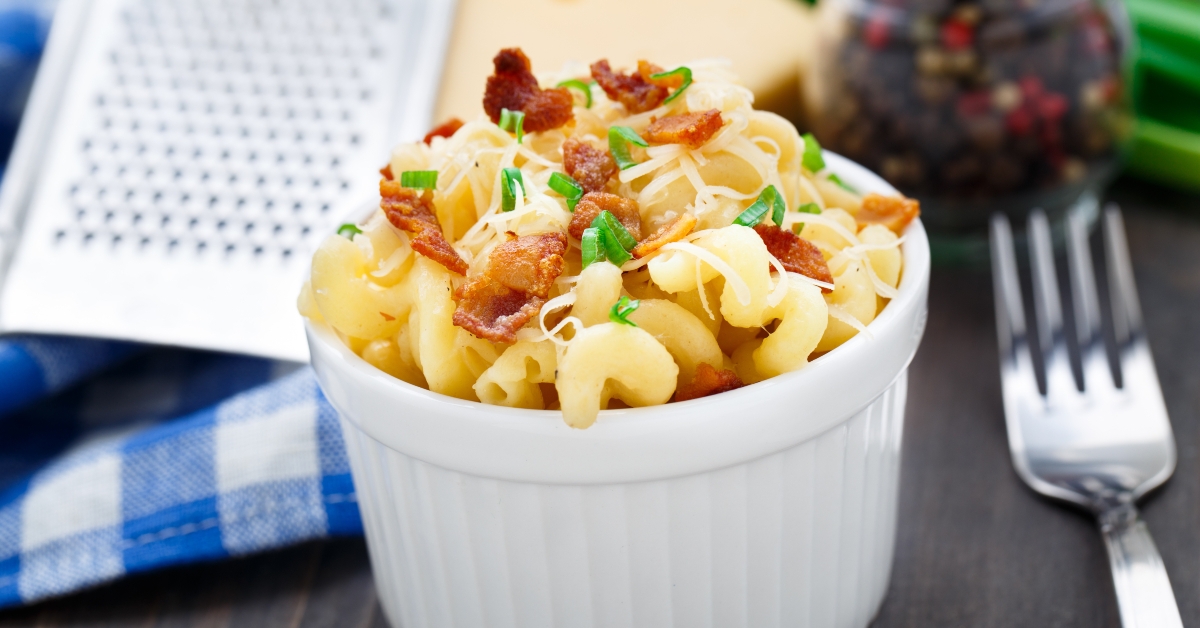 mac and cheese with bacon
